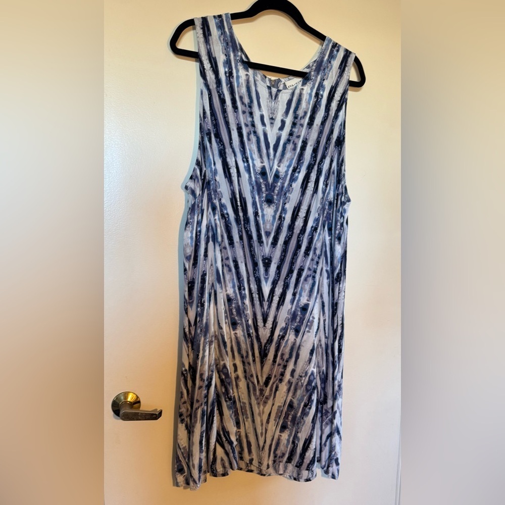 Ava & Viv Blue & White Sleeveless Patterned Midi Dress in Size 4X Like New